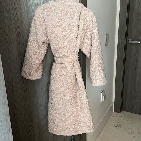 Pottery Barn Sherpa TEDDY BEAR ROBE beige M - Picture 7 of 8